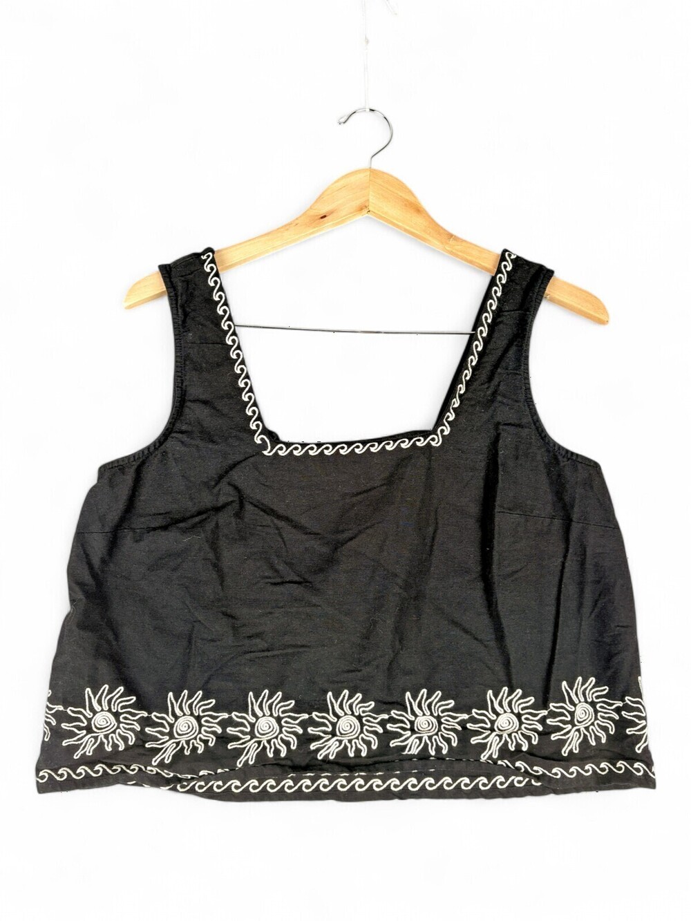 Universal Thread Black Embroidered Sun Tank Top M